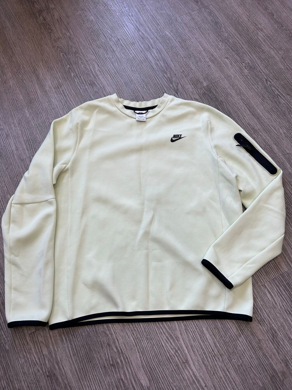 Nike Tech Fleece Crewneck Sweatshirt Mens Large Tall L Tall Pale Light Yellow